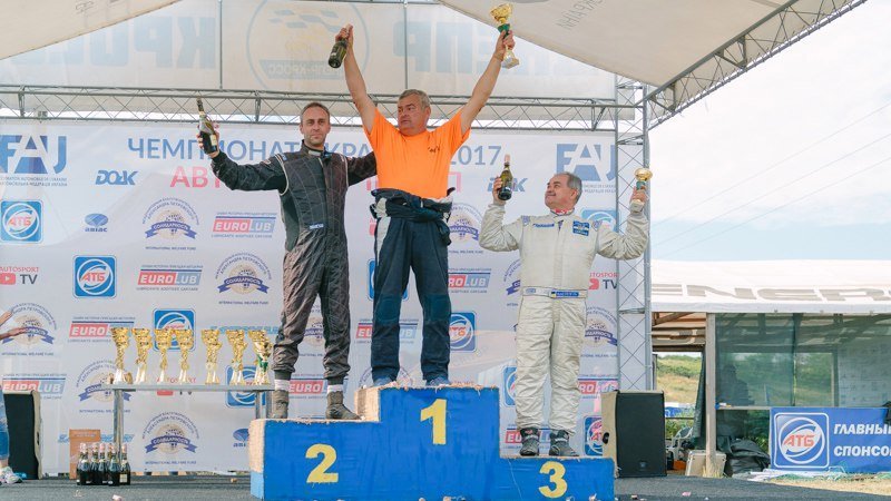 Рев моторов, бешеная скорость и адреналин: под Днепром состоялся Чемпионат по автокроссу 23