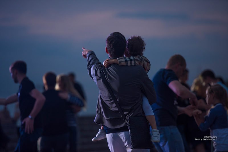 Общение на языке танца: жители Днепра устраивают на Набережной "социальные танцы" 9