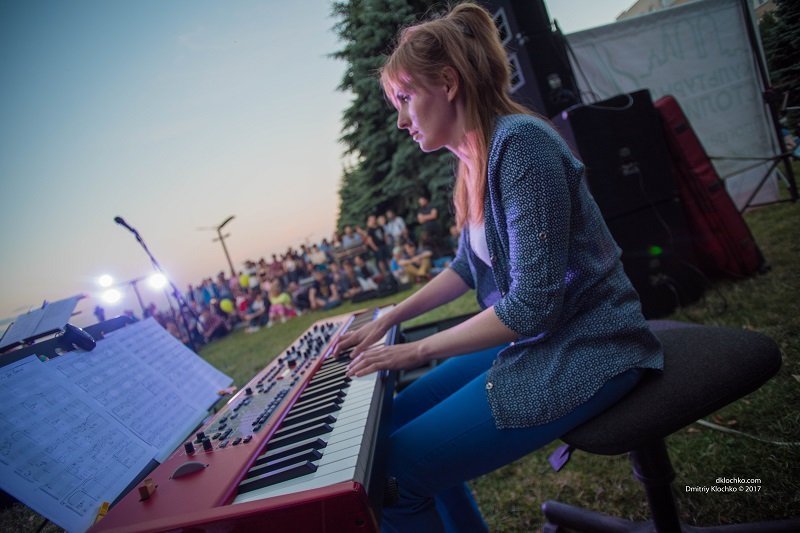 Джаз под открытым небом: в Днепре состоялся концерт "Молодой Пирс" 17