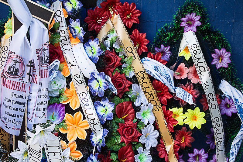 Огромная колонна автомобилей: таксисты Днепра попрощались с погибшей коллегой 4