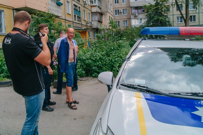 В Днепре задержали мужчину, который хранил в квартире гранаты и издевался над матерью 1