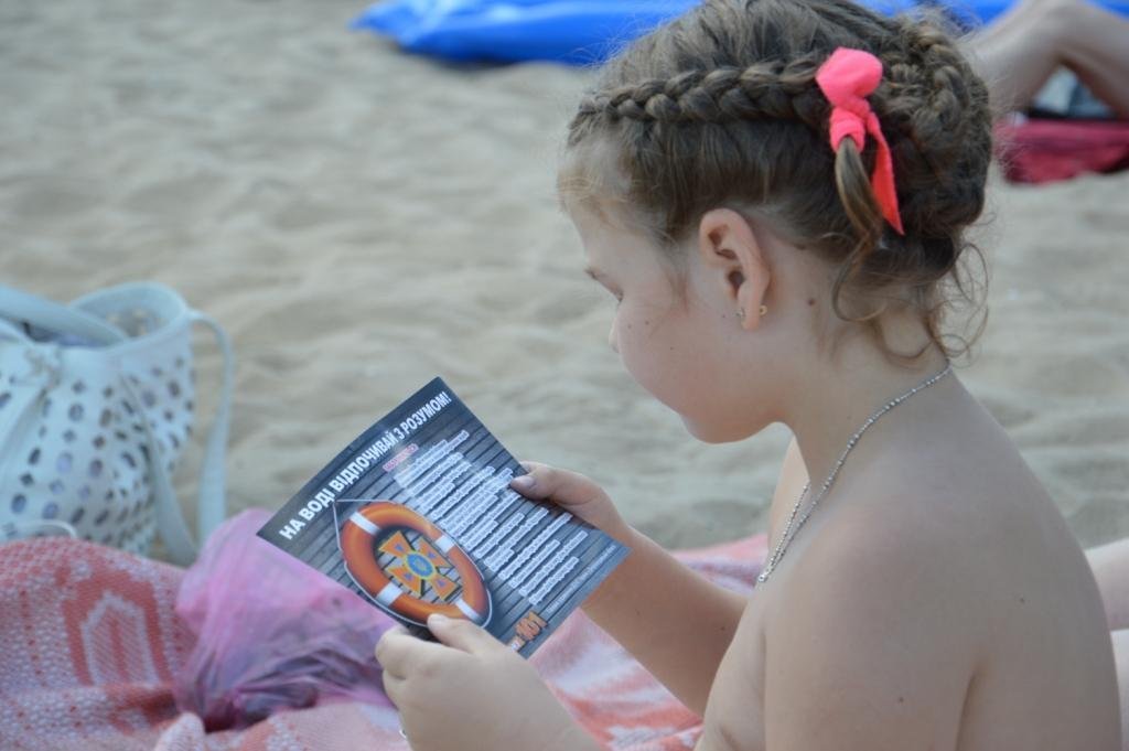 В Днепре спасатели и волонтеры напомнили горожанам о безопасности на воде 4