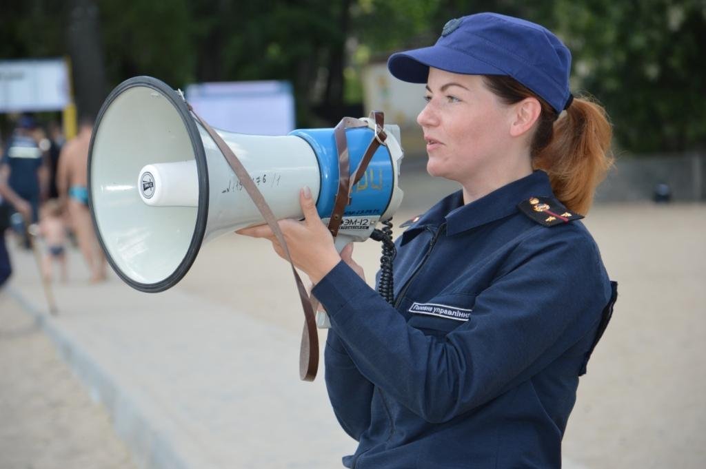 В Днепре спасатели и волонтеры напомнили горожанам о безопасности на воде 6
