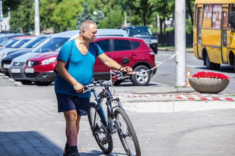 Информатор вышел «на охоту» в Днепре: ищите себя на фотографиях 1