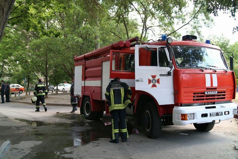 На проспекте Героев горел балкон многоэтажки 8