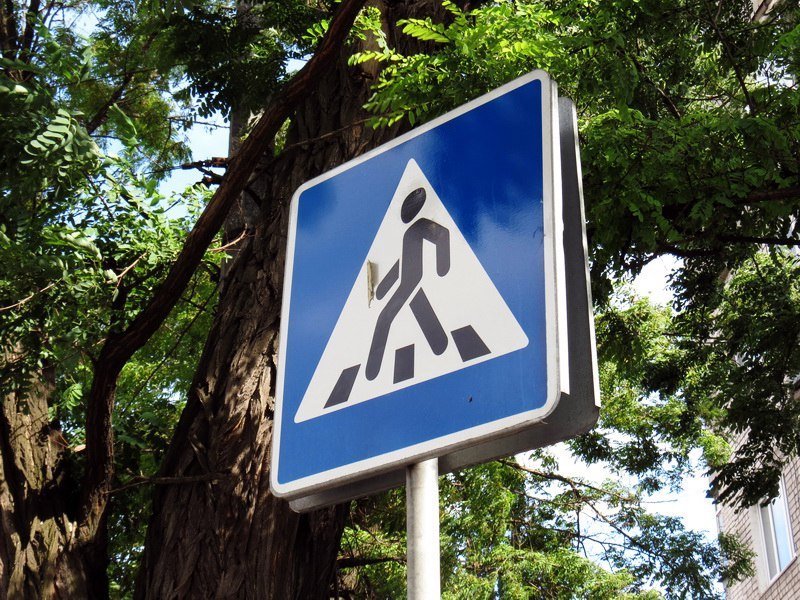 Возле Нагорки Volkswagen сбил девушку на пешеходном переходе 10