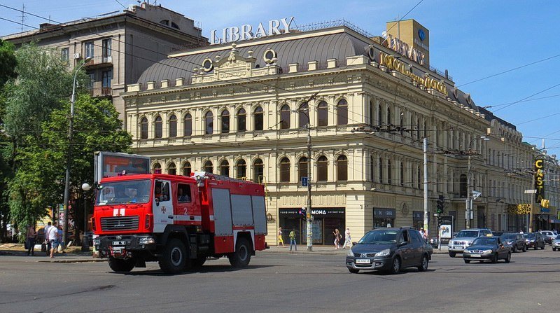 Пожарные и сирена: что происходило в Торговом доме Library 2