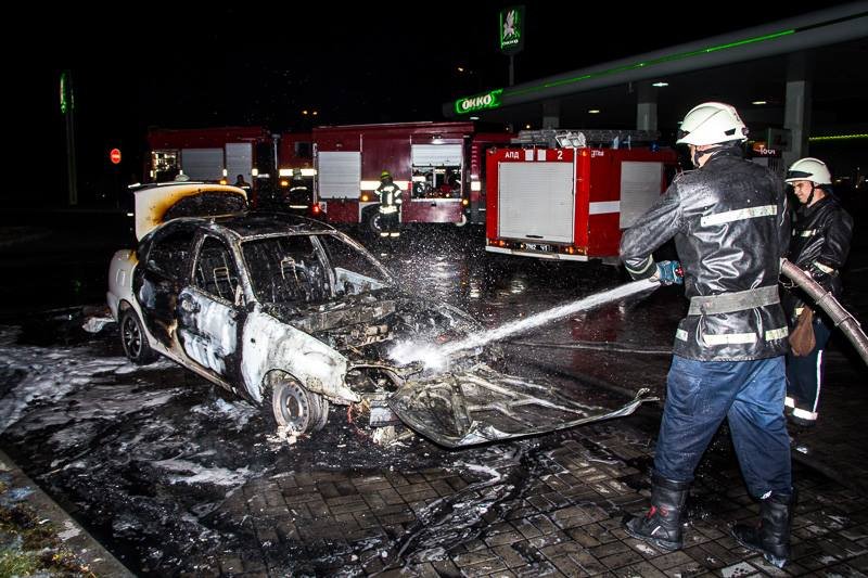 Восстановлению не подлежит: на заправке ОККО дотла сгорел Daewoo Lanos 6