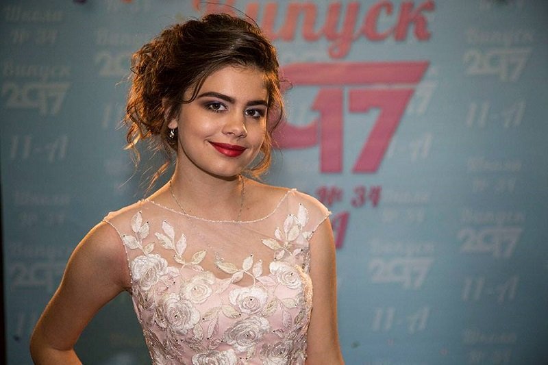 Танцы, слезы и красивые платья: как в Днепре прошли выпускные вечера 4