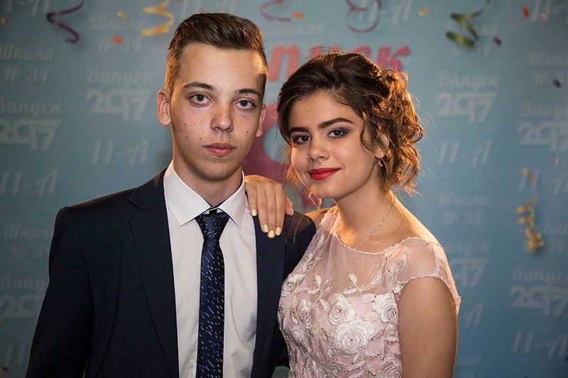 Танцы, слезы и красивые платья: как в Днепре прошли выпускные вечера 9