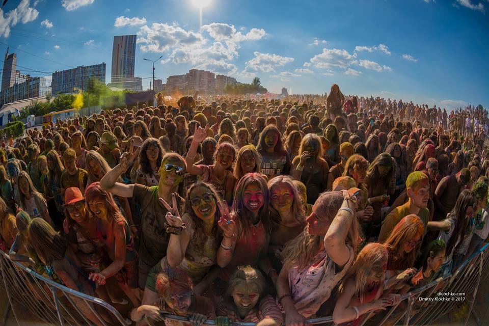KolirFest на Набережной Днепра: ищите себя на фотографиях 12