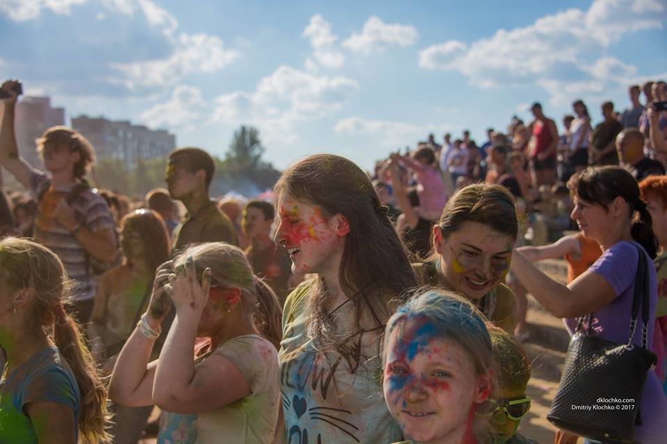 KolirFest на Набережной Днепра: ищите себя на фотографиях 21