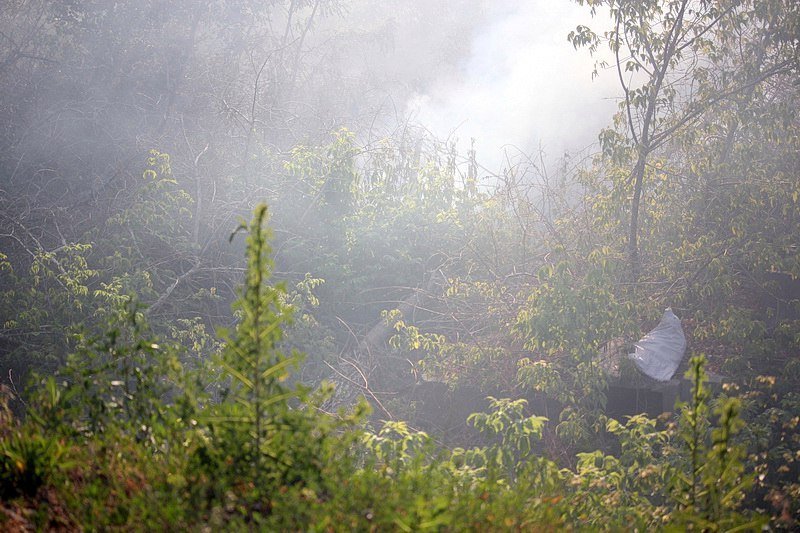 Огонь и много дыма: что горело возле Амурского моста 3