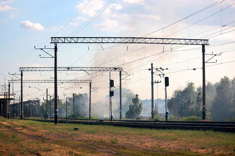 Огонь и много дыма: что горело возле Амурского моста 7