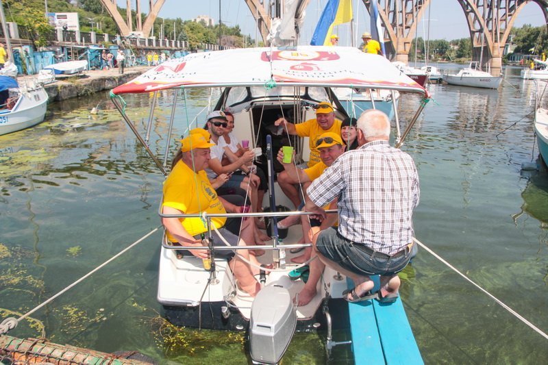 500 километров по воде: в Днепре стартовала недельная регата "Козацький шлях" 10