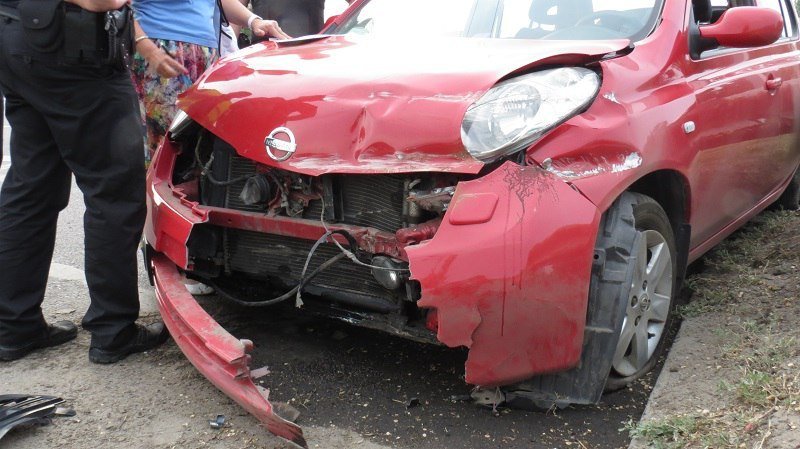 ДТП на Запорожском шоссе: от удара Nissan развернуло в обратном направлении 1