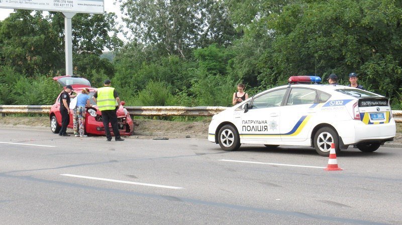 ДТП на Запорожском шоссе: от удара Nissan развернуло в обратном направлении 4