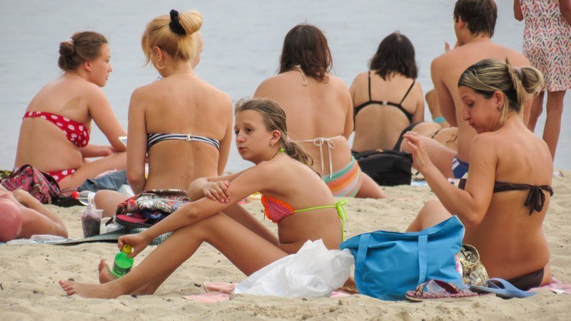 Концерты, пляжи и конкурсы: как в Днепре в разных районах города празднуют День Конституции 7