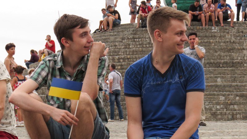 Концерты, пляжи и конкурсы: как в Днепре в разных районах города празднуют День Конституции 11