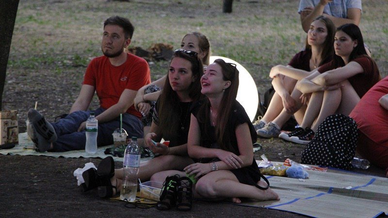 В парке Глобы под открытым небом показали фильм "Завтрак у Тиффани" 12