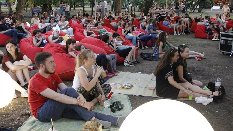 В парке Глобы под открытым небом показали фильм "Завтрак у Тиффани" 13