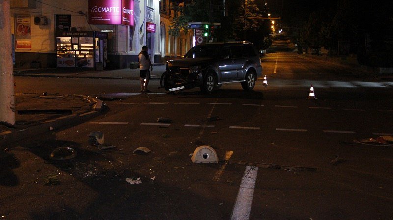 Молодежь за рулем: в ДТП на Яворницкого столкнулись Mitsubishi и Volkswagen 2