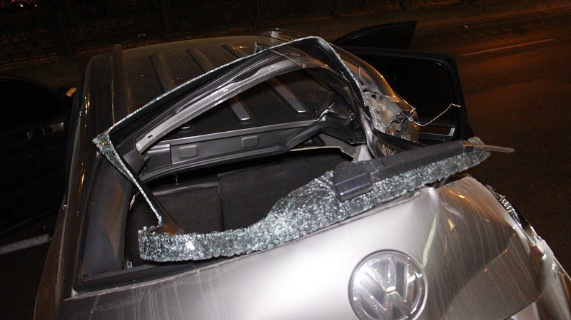 Молодежь за рулем: в ДТП на Яворницкого столкнулись Mitsubishi и Volkswagen 6