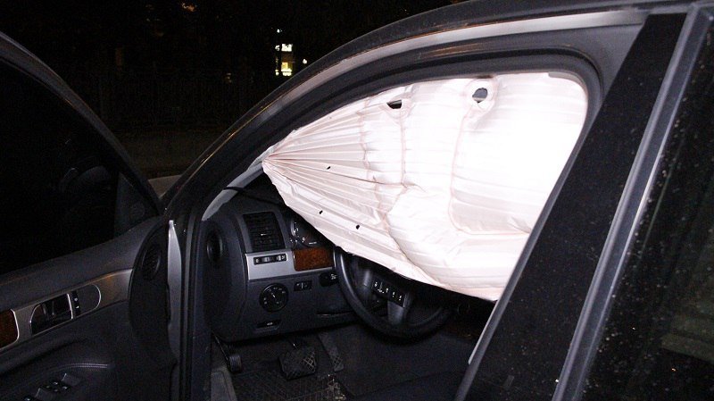 Молодежь за рулем: в ДТП на Яворницкого столкнулись Mitsubishi и Volkswagen 13