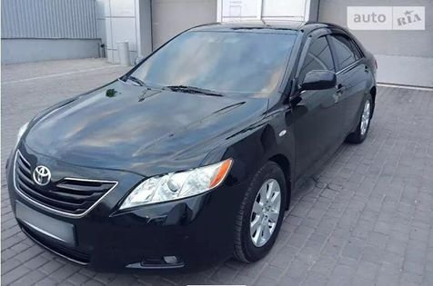 В Днепре злоумышленник украл из квартиры ключи и документы на машину, а после угнал ее 1