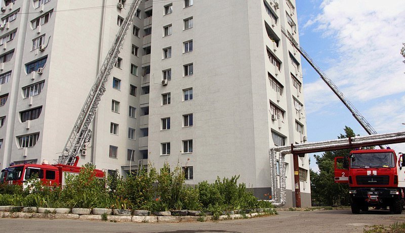 Вой сирен, пожарные и скорая: что происходило на проспекте Героев 1