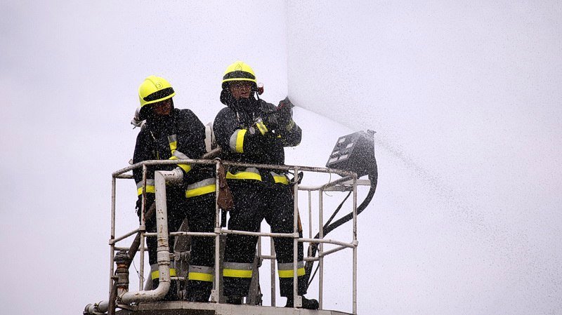 Вой сирен, пожарные и скорая: что происходило на проспекте Героев 8