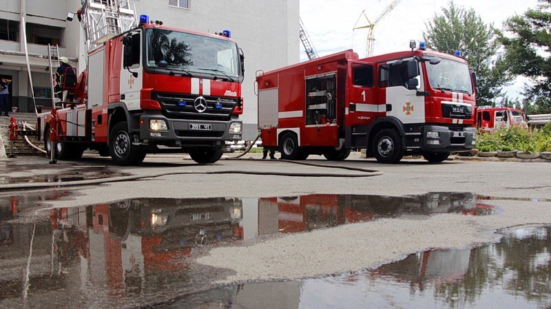 Вой сирен, пожарные и скорая: что происходило на проспекте Героев 10