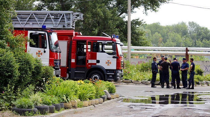 Вой сирен, пожарные и скорая: что происходило на проспекте Героев 12