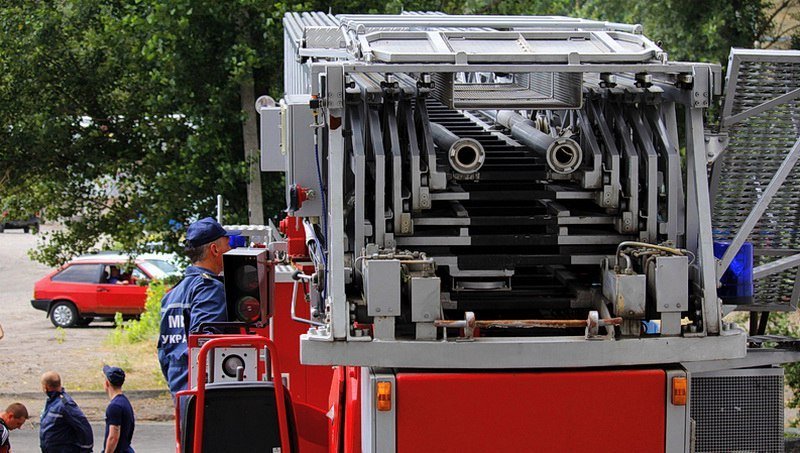 Вой сирен, пожарные и скорая: что происходило на проспекте Героев 17