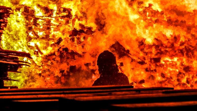 Пожар на Осенней: появились фото и видео из эпицентра события 5