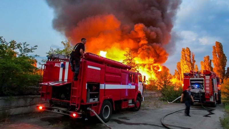 Пожар на Осенней: появились фото и видео из эпицентра события 8