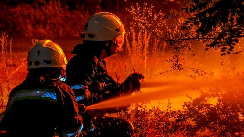 Пожар на Осенней: появились фото и видео из эпицентра события 11