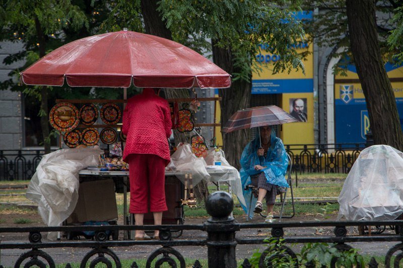 Спасительная прохлада: в Днепре пошел летний дождь 3