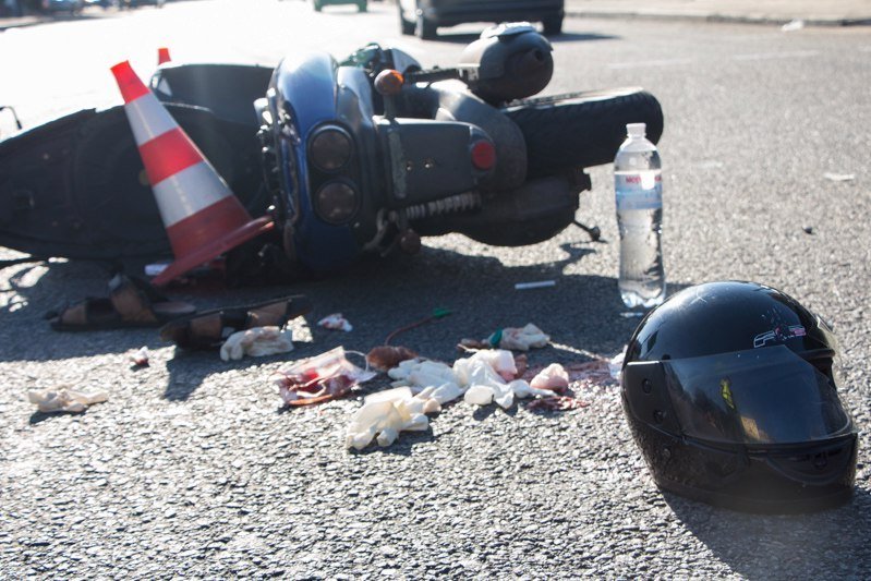 ДТП на Калиновой: скутер влетел в бок Toyota 9