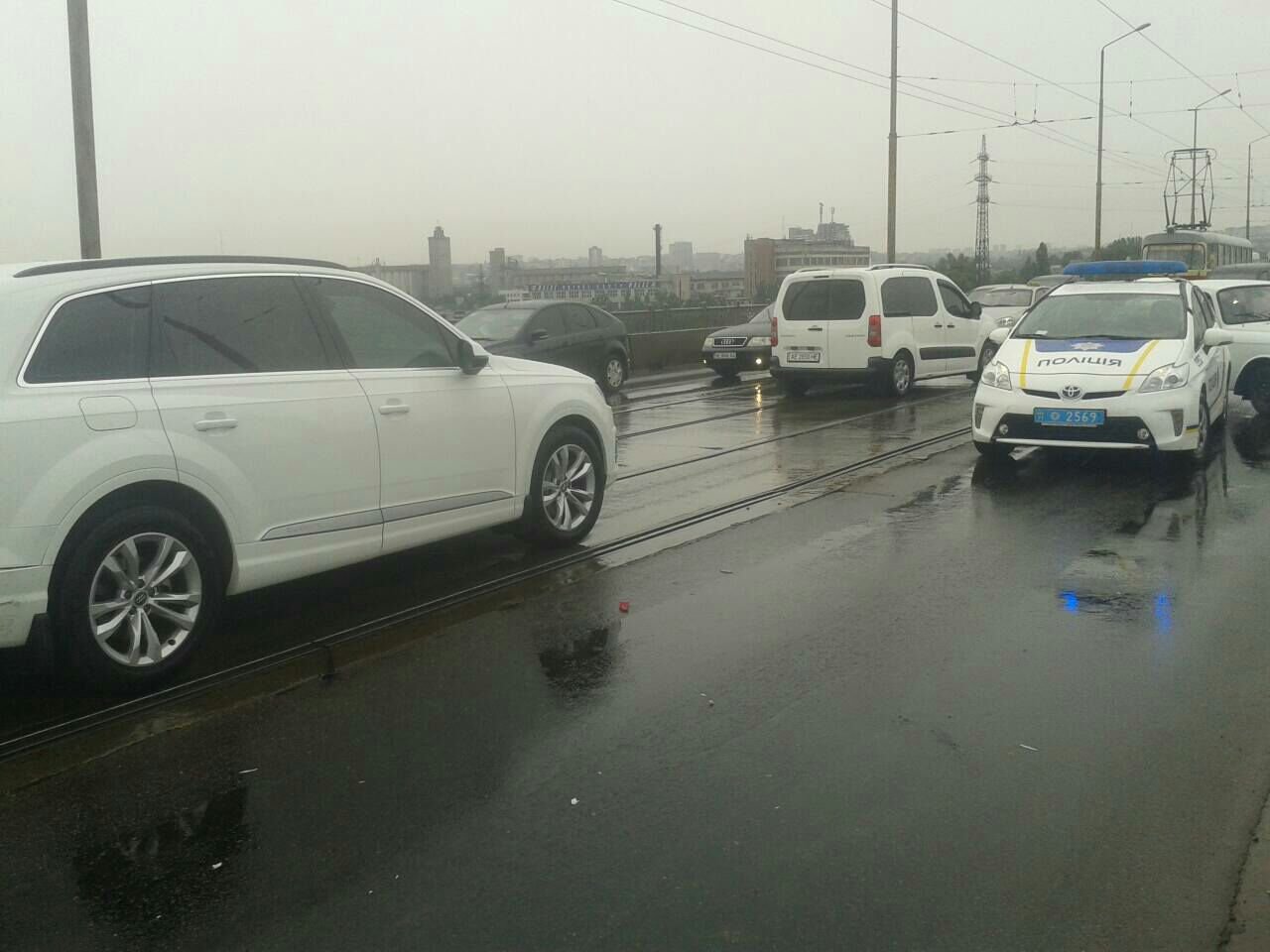 ДТП на Амурском мосту: столкнулись три автомобиля 2