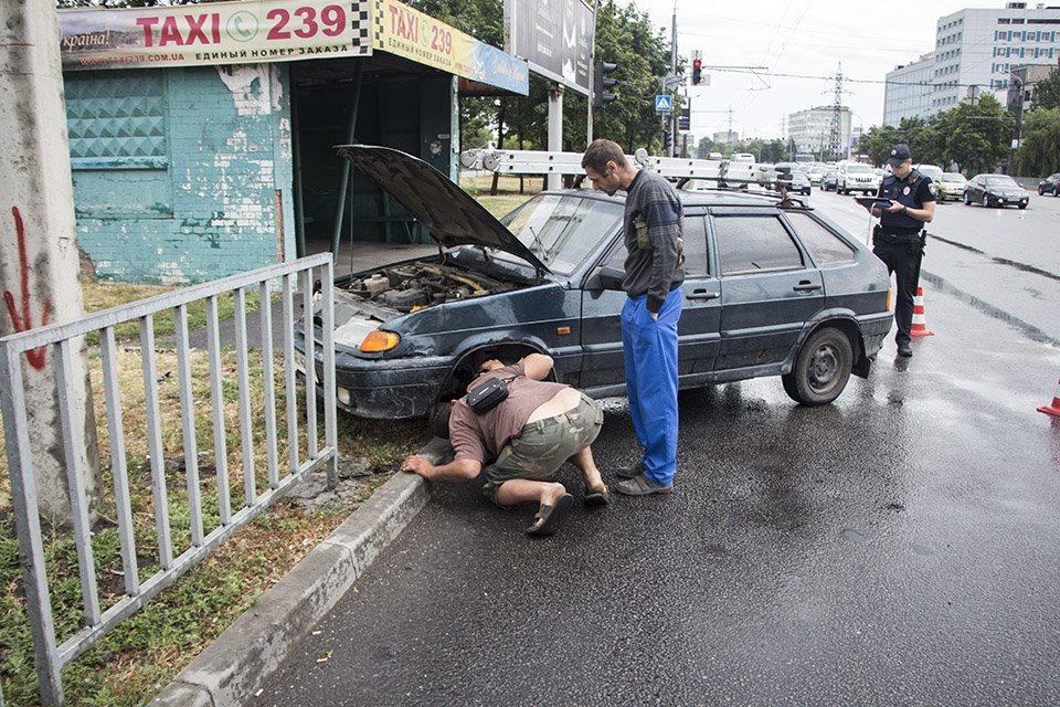 Дождь как сюрприз для водителей: за полтора часа в Днепре произошло 5 ДТП 5