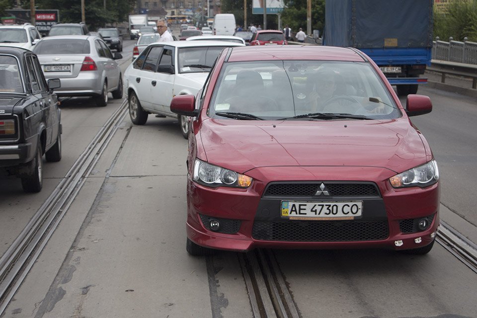 Дождь как сюрприз для водителей: за полтора часа в Днепре произошло 5 ДТП 14