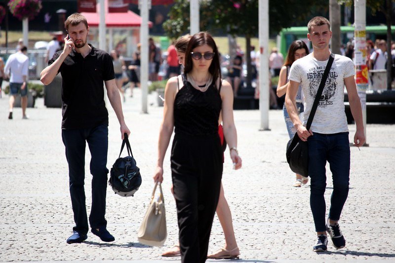 Информатор вышел «на охоту» в Днепре: ищите себя на фотографиях 20