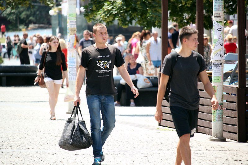 Информатор вышел «на охоту» в Днепре: ищите себя на фотографиях 25