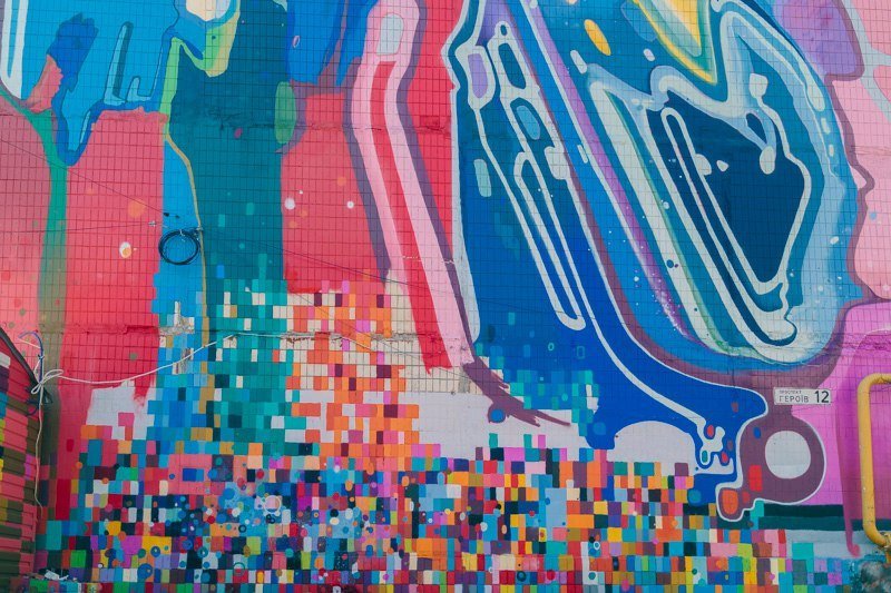 Мурал на Победе: один день создания граффити в минутном видео 3