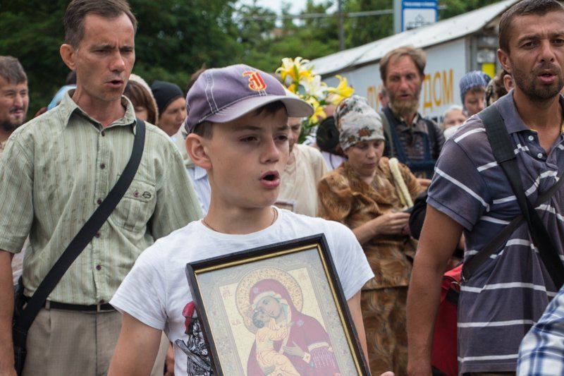 600 километров от Донбасса: по Днепру и области шествует Крестный ход 2