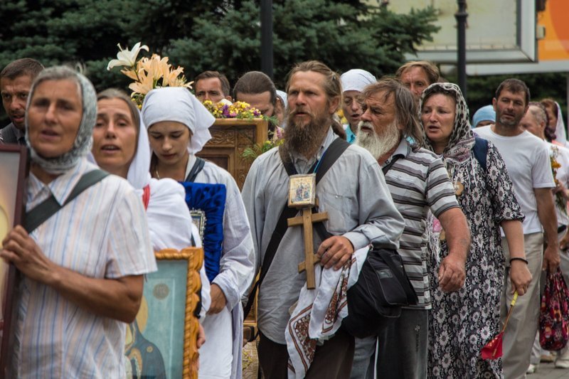 600 километров от Донбасса: по Днепру и области шествует Крестный ход 4
