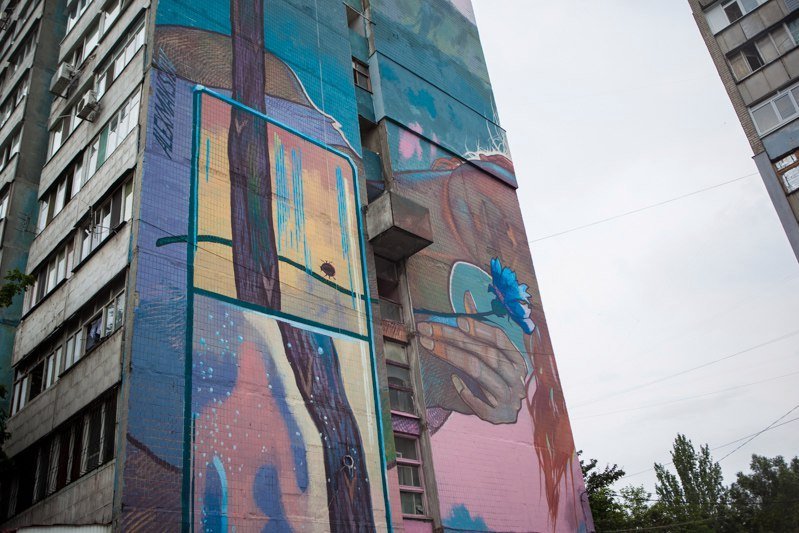 Мастерство художников и восхищенные взгляды прохожих: в Днепре появился новый мурал 2