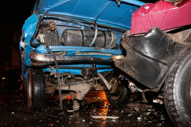 Крупное ДТП на Слобожанском: ВАЗ влетел в стоящие на светофоре машины 7