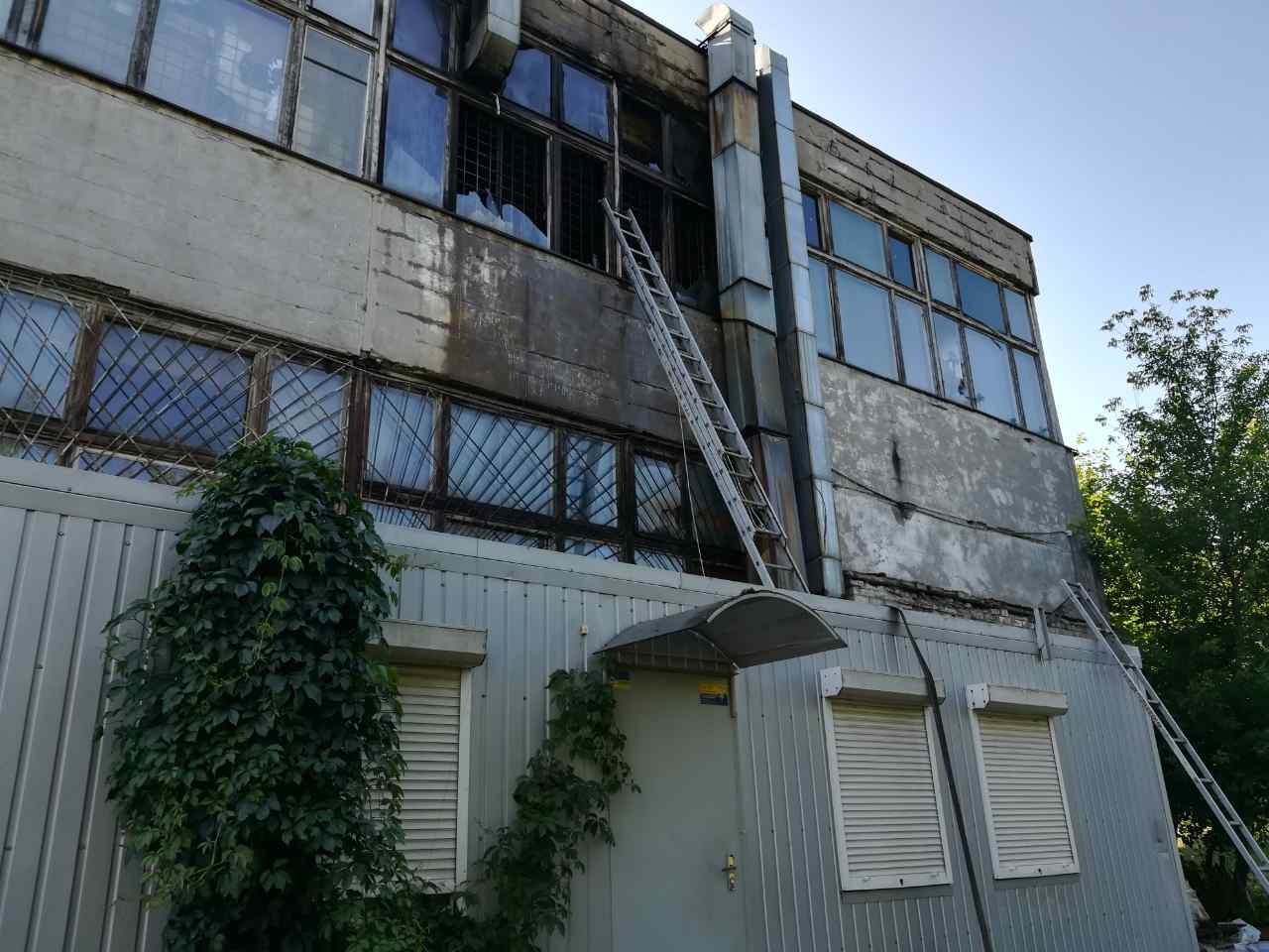 Пожар на Верещагина: горел склад химических реактивов 1